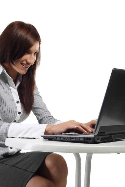 Donne felici sedute con il computer — Foto Stock