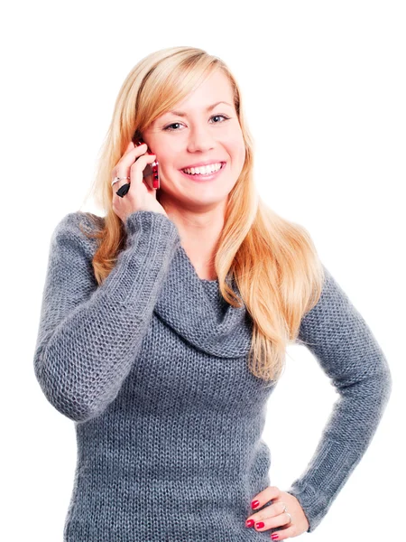 Leende blond kvinna ringer via telefon — Stockfoto