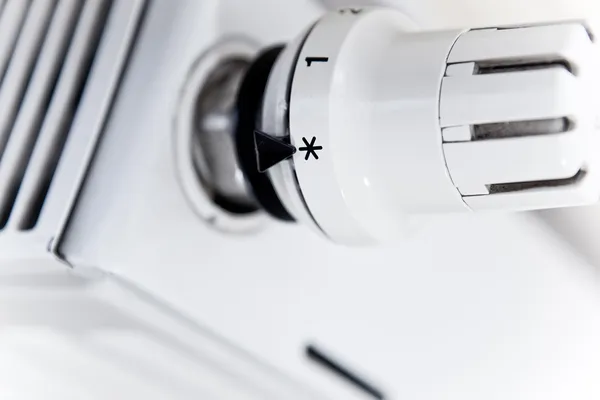 Ajuste do radiador close-up - ajuste do aquecedor — Fotografia de Stock