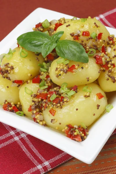 Hardal soslu patates — Stok fotoğraf