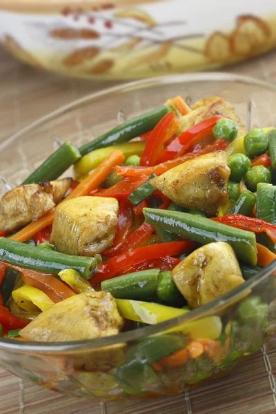 Chicken with vegetables — Stock Photo, Image