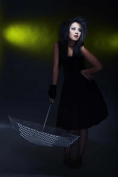 Vrouw en paraplu — Stockfoto
