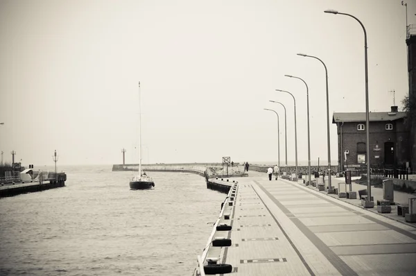 Einlaufen in Hafen — Stockfoto