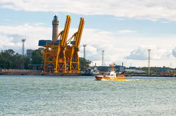 Big cranes at seaport — Stock Photo, Image