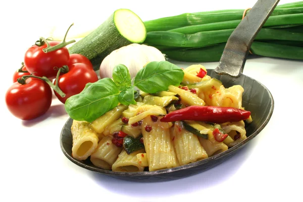 Tortiglione with chilli and zucchini — Stock Photo, Image