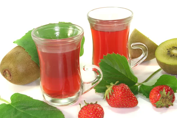 Strawberry-kiwi tea — Stock Fotó