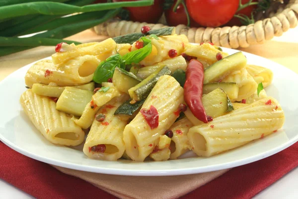 Tortiglione with fiery chili zucchini — Stock Photo, Image
