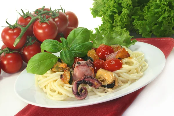 Pasta with seafood — Stock Photo, Image