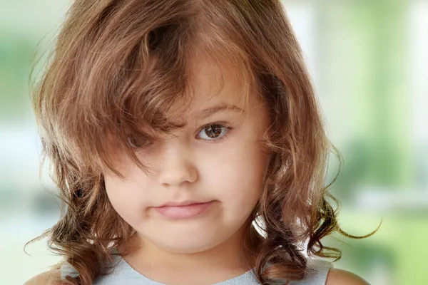 Портрет 5-летней девочки — стоковое фото