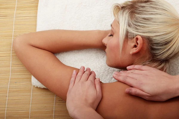 Beautiful caucasian woman getting spa treatment — Stock Photo, Image