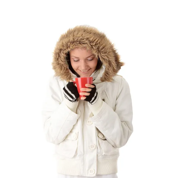 Chica de invierno con taza caliente — Foto de Stock
