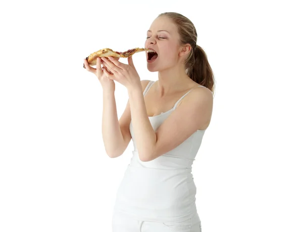 Jovem mulher feliz comer pizza — Fotografia de Stock