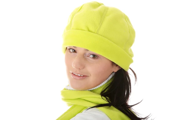 冬の帽子でカジュアルな若い女性 — ストック写真