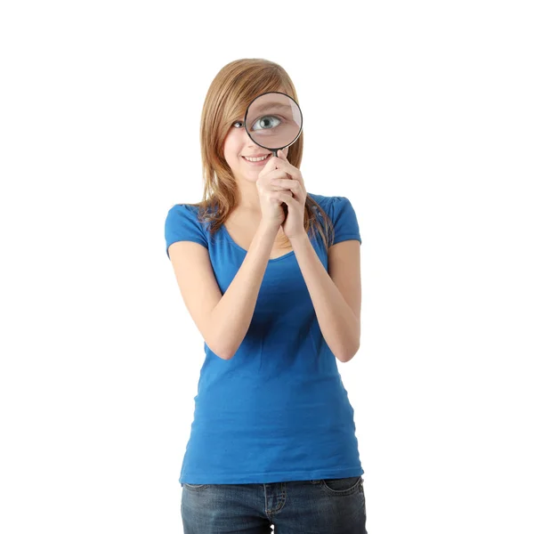 Adolescente chica con binocular — Foto de Stock