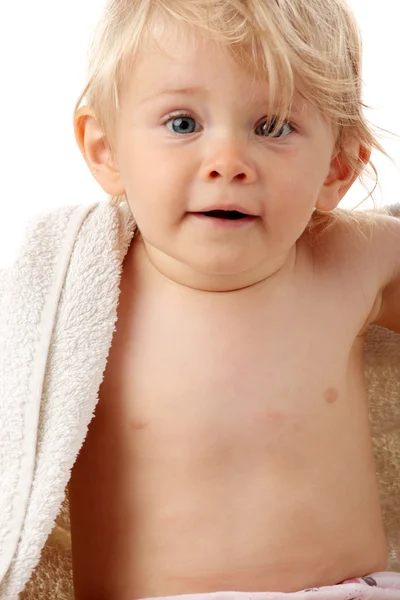 Bebê feliz com toalha — Fotografia de Stock