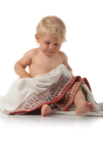Gelukkig baby met handdoek — Stockfoto