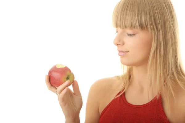Mujer rubia joven con manzana roja — Foto de Stock
