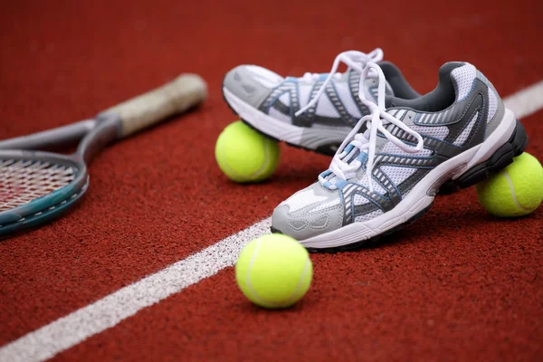 Спортивная обувь для тенниса — стоковое фото