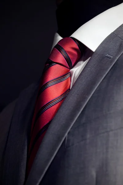 Шикарный и стильный костюм для бизнесмена — стоковое фото