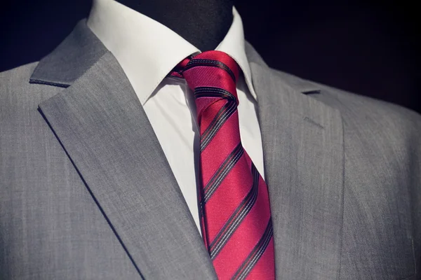 Шикарный и стильный костюм для бизнесмена — стоковое фото