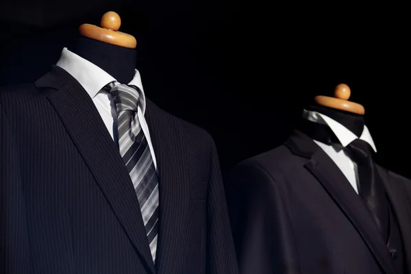ビジネスマンのためのシックでスタイリッシュなスーツ — ストック写真