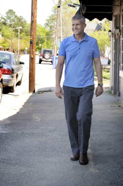 Yürüyen Adam