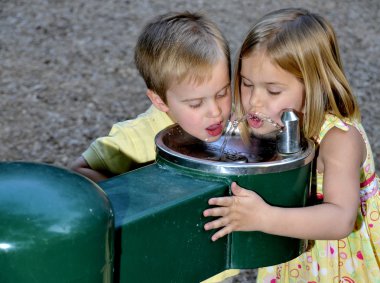 Kids Drinking Water clipart
