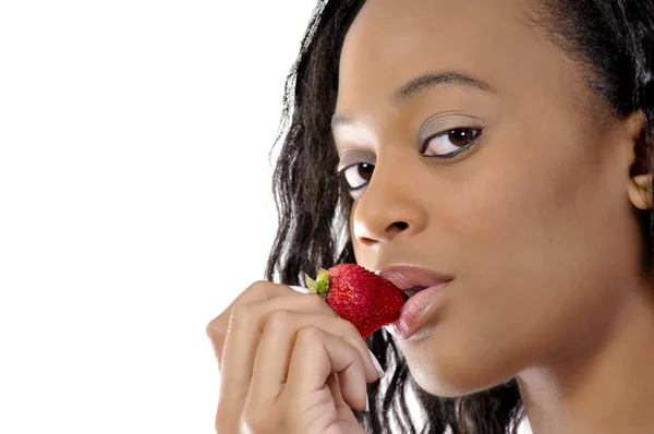 Manger une fraise — Photo