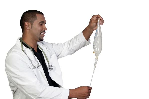 Lekarz trzymając worek iv — Zdjęcie stockowe
