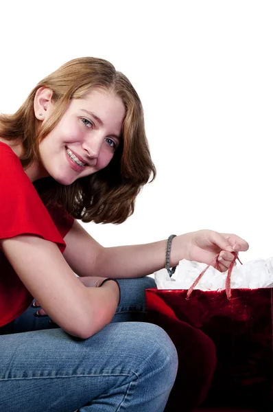 Dospívající dívka vánoční nákupy — Stock fotografie