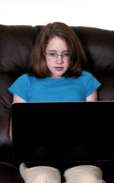 青少年使用的便携式计算机 — 图库照片