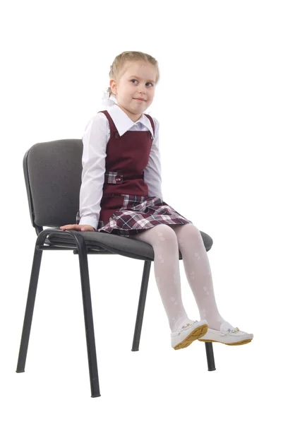 在一张椅子上的小女孩 — 图库照片