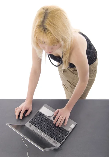 Menina loira com laptop na recepção — Fotografia de Stock