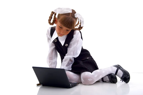앉아있는 여 학생 및 노트북. — 스톡 사진