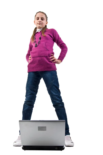 Современная девушка с ноутбуком . — стоковое фото