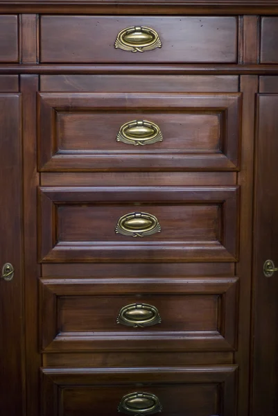 Cabinet placard en bois d'acajou — Photo