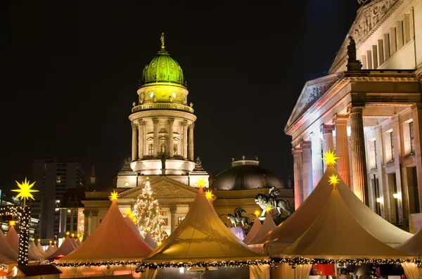 Berlin gendarmenmarkt weihnachtsmarkt- — Stock Fotó