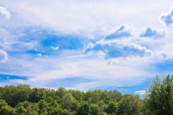 크라운과 하늘 — 스톡 사진