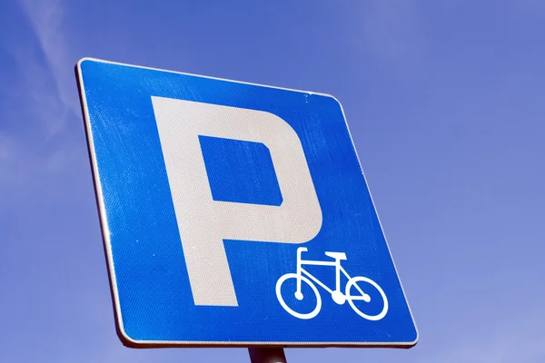 Bicicleta estacionamiento carretera señal —  Fotos de Stock