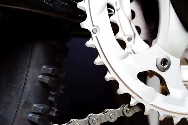 Engrenagem e pneu de bicicleta de montanha — Fotografia de Stock