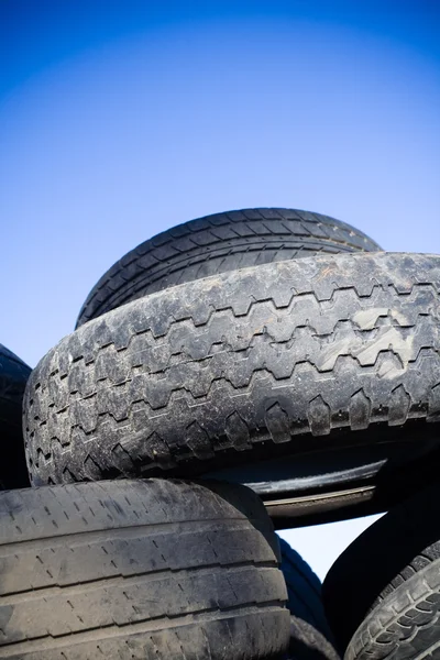 Reciclagem de pneus, aterro — Fotografia de Stock