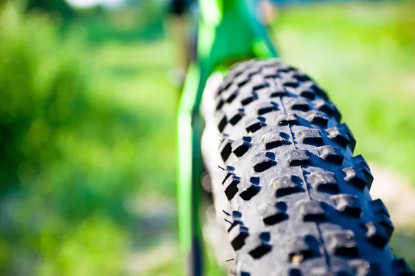 Rueda bicicleta de montaña detalle — Foto de Stock