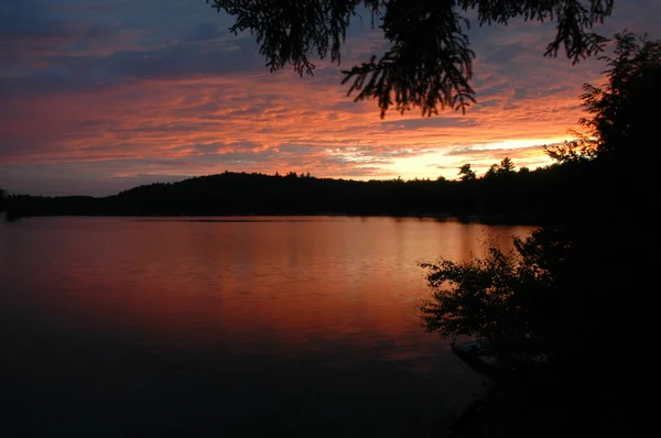 Sunset sunrise over lake — Stock Photo, Image