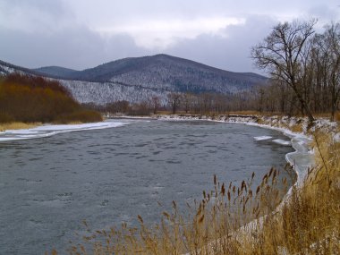 Tayga Nehri'nde Kış başlangıcı