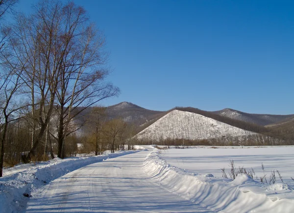 Feldweg im Winter — Stockfoto