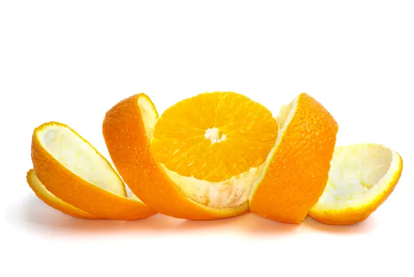 일부 껍질에 오렌지 슬라이스 스톡 이미지