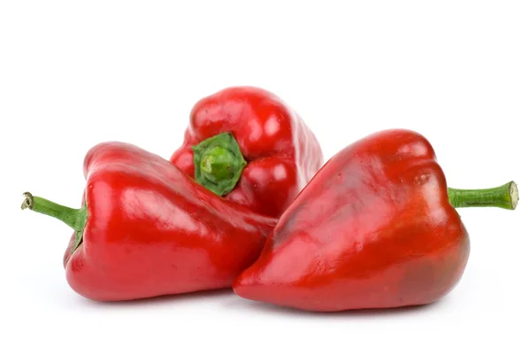 Три красных сладких перца — стоковое фото