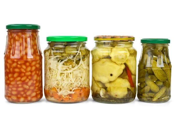 Frascos de vidro com legumes marinados — Fotografia de Stock