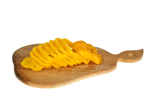 Prkénko s nakrájené žluté papriky — Stock fotografie