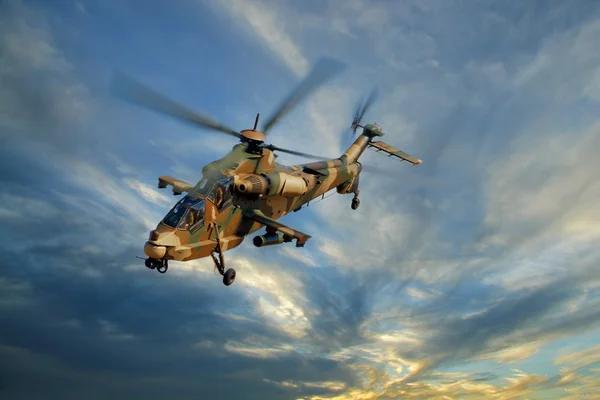 Katonai helikopter — Stock Fotó